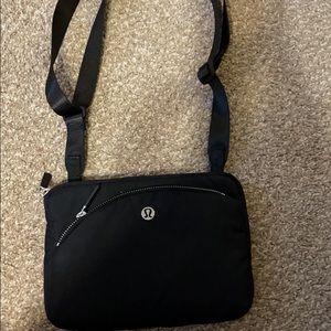 COPY - Lululemon small purse